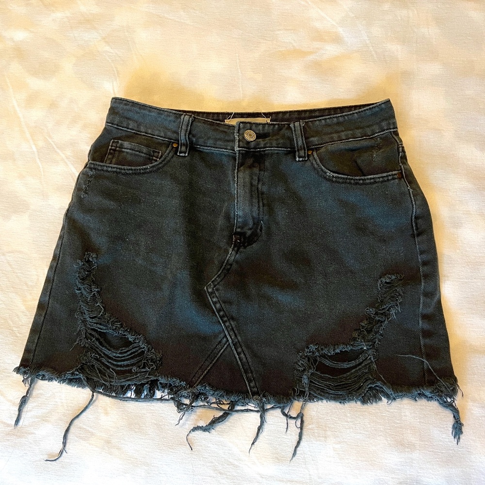 PacSun Black Denim Distressed Mini Skirt Size 26